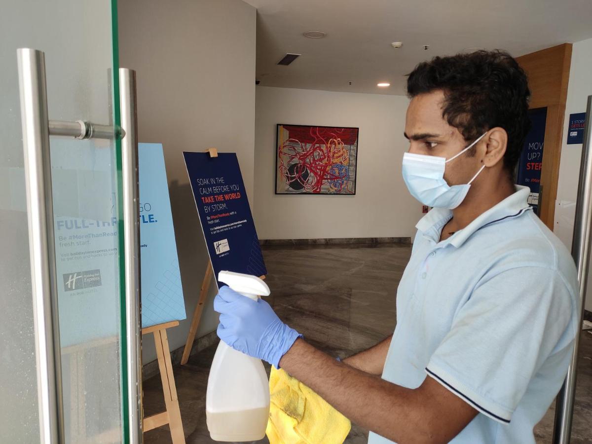 Holiday Inn Express Gurugram Sector 50 By Ihg Gurgáon Exteriér fotografie
