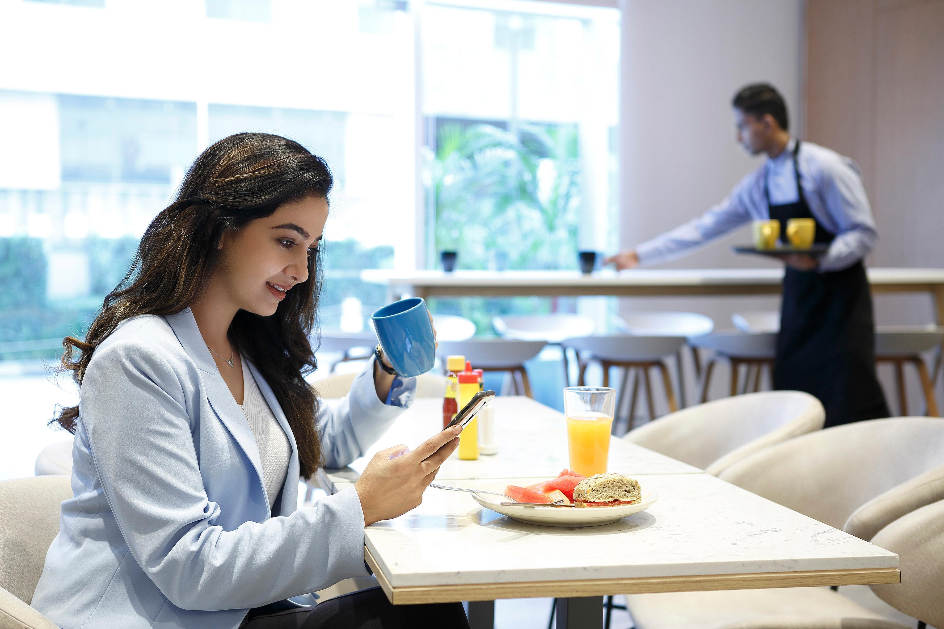 Holiday Inn Express Gurugram Sector 50 By Ihg Gurgáon Exteriér fotografie