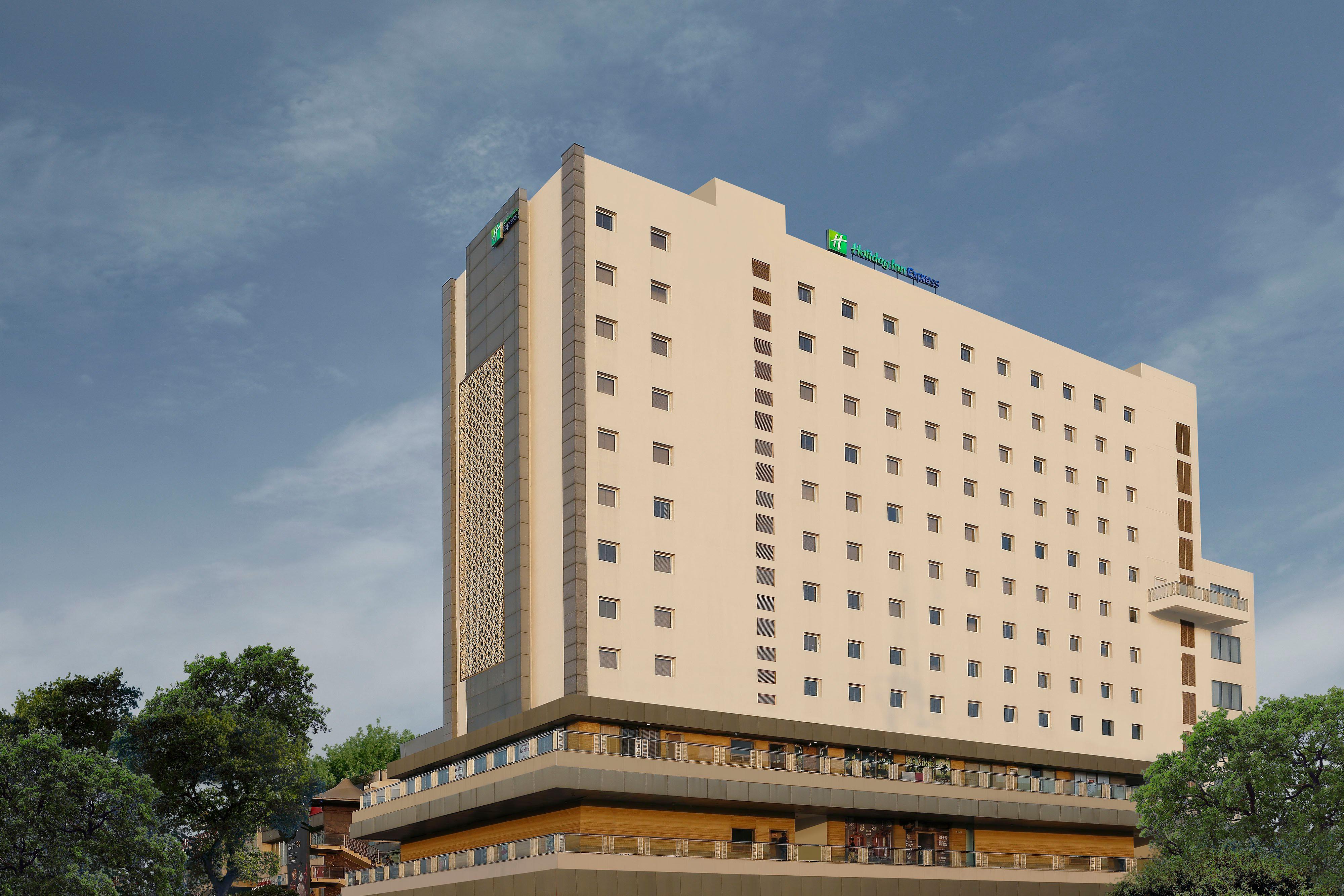 Holiday Inn Express Gurugram Sector 50 By Ihg Gurgáon Exteriér fotografie