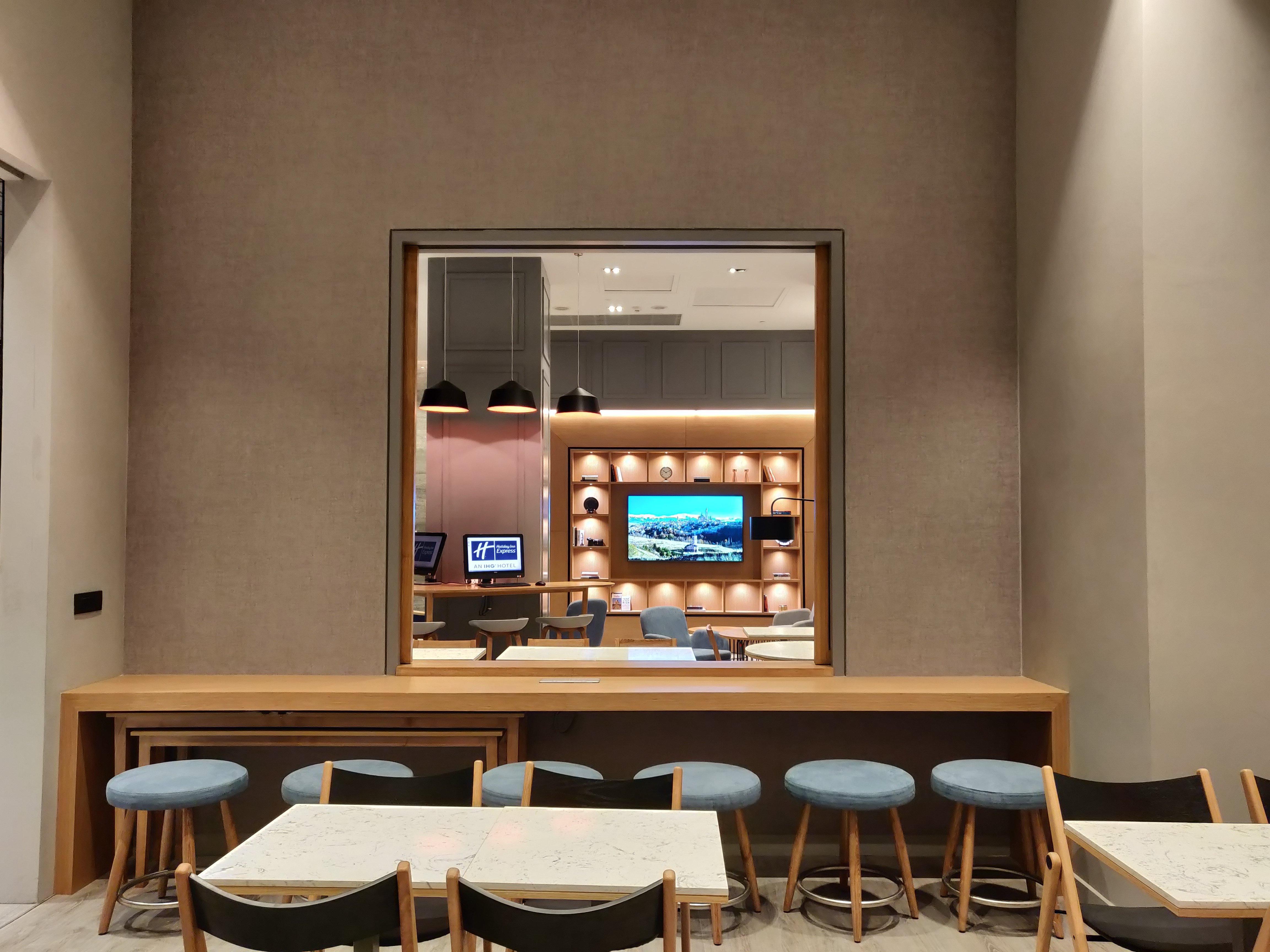 Holiday Inn Express Gurugram Sector 50 By Ihg Gurgáon Exteriér fotografie