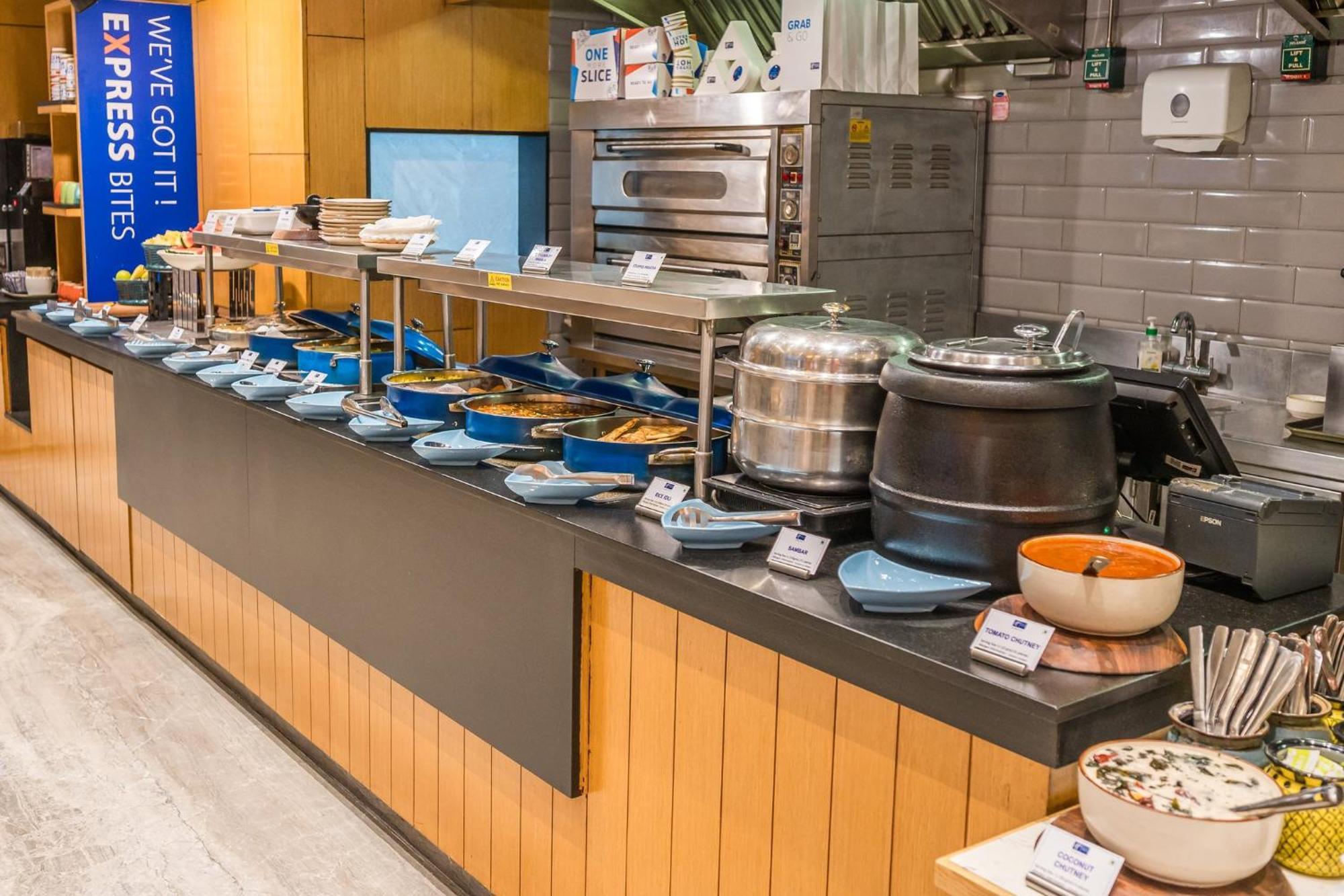Holiday Inn Express Gurugram Sector 50 By Ihg Gurgáon Exteriér fotografie