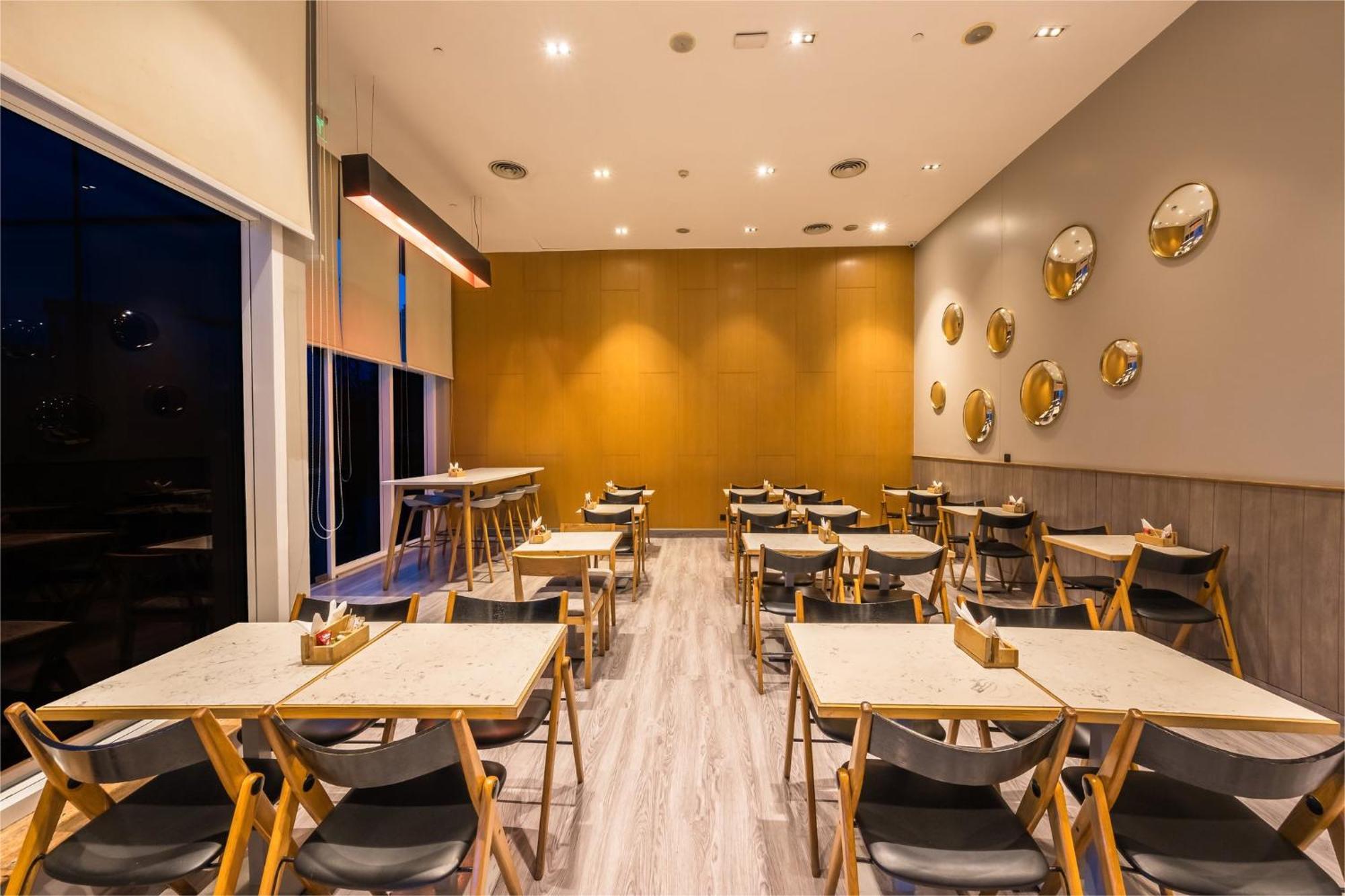 Holiday Inn Express Gurugram Sector 50 By Ihg Gurgáon Exteriér fotografie